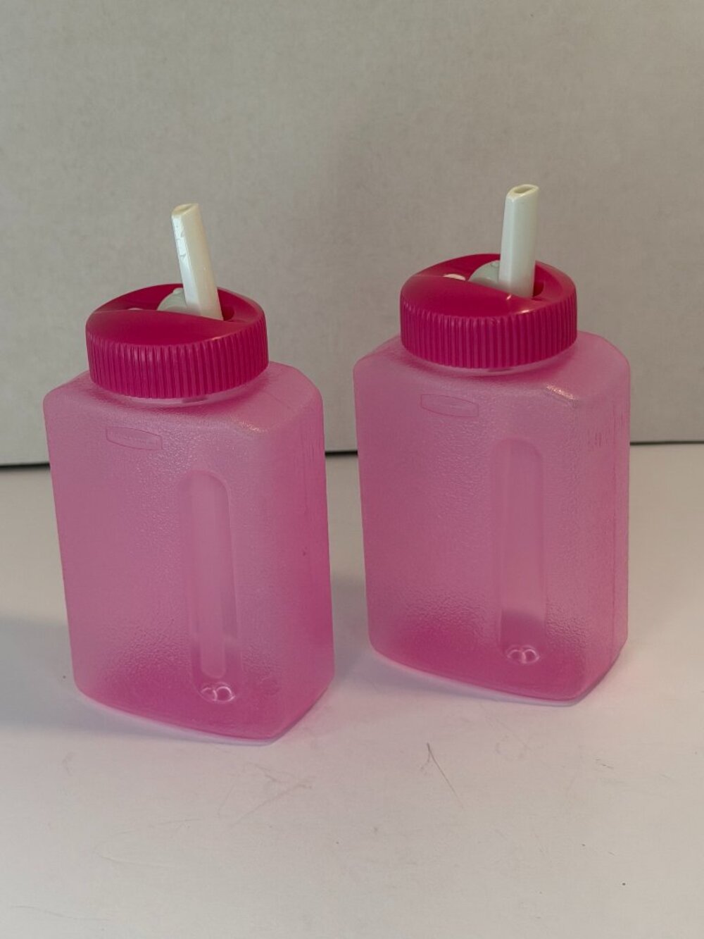 Rubbermaid 3117 Litterless Juice Box 8.5 oz Straw Pink Lot of 2